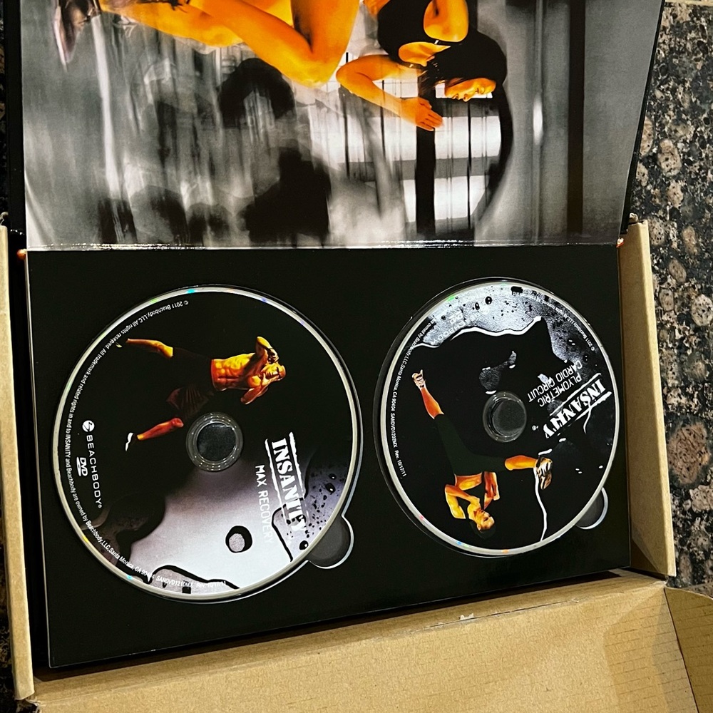 Insanity Beach Body CDs - Picture 3 of 10